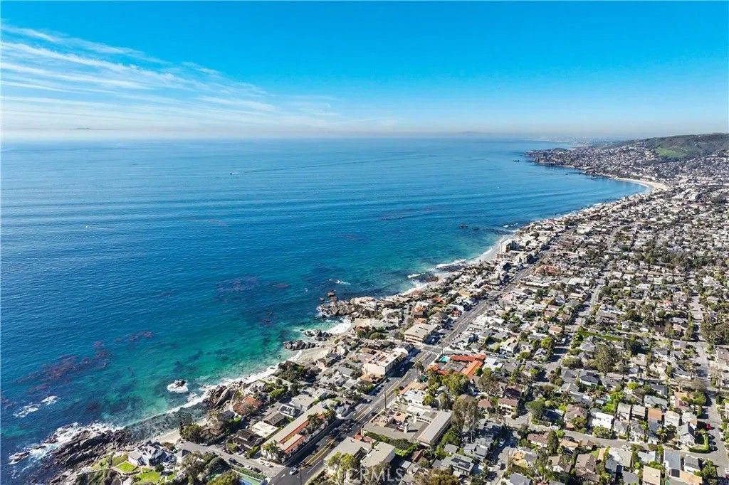 Photo of 2590 Iris Way, Laguna Beach, CA 92651 (MLS # OC26005869)