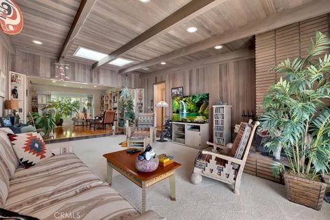 Photo of 14024 Califa, Valley Glen, CA 91401 (MLS # SR26035762)