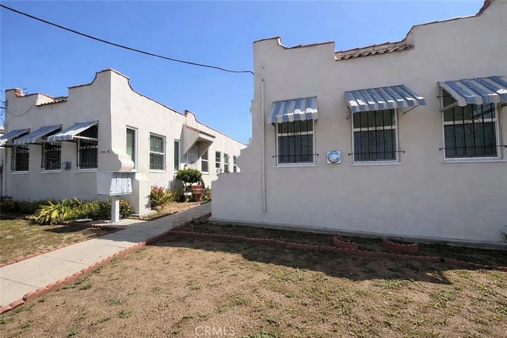 Photo of 1246 N Kenmore, Los Angeles, CA 90029 (MLS # SR26078693)