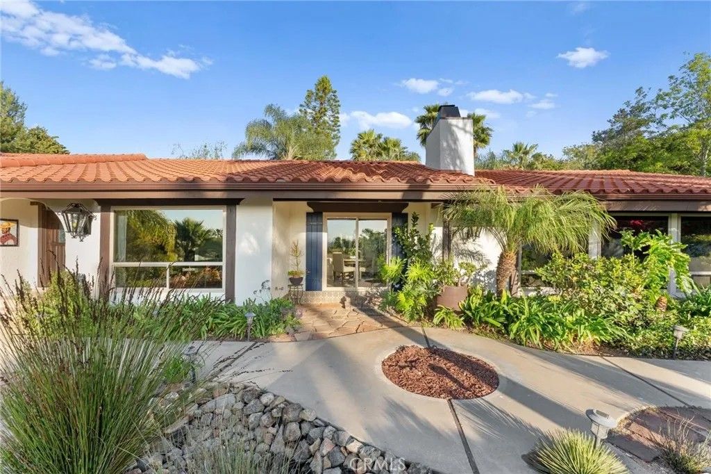 Photo of 6731 Via De La Reina, Bonsall, CA 92003 (MLS # SW26081375)