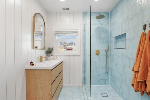 Tiny photo for 6042 Gundry Avenue, Long Beach, CA 90805 (MLS # BB26060241)