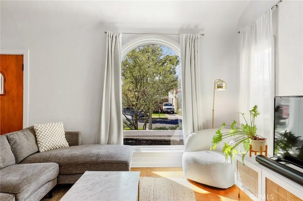 Photo of 6042 Gundry Avenue, Long Beach, CA 90805 (MLS # BB26060241)