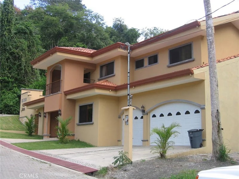 57 COSTA RICA- PUNTA LEONA