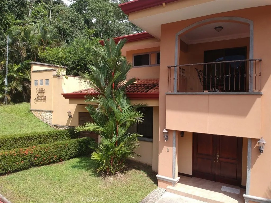 57 COSTA RICA- PUNTA LEONA