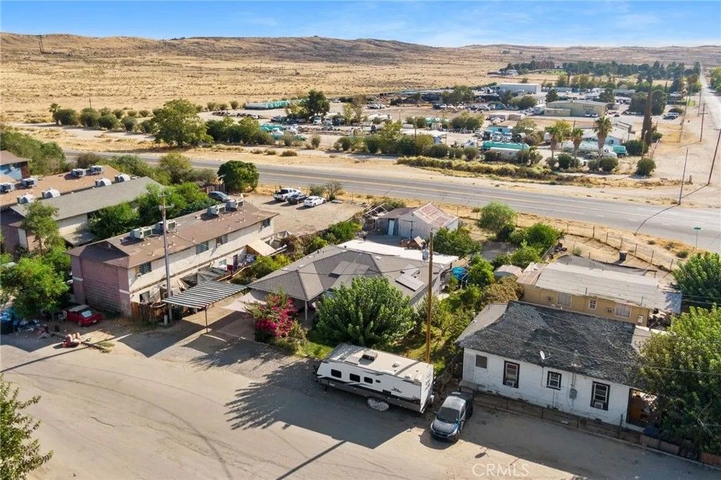 Photo of 304 Adams Street, Taft, CA 93268 (MLS # SR26056583)