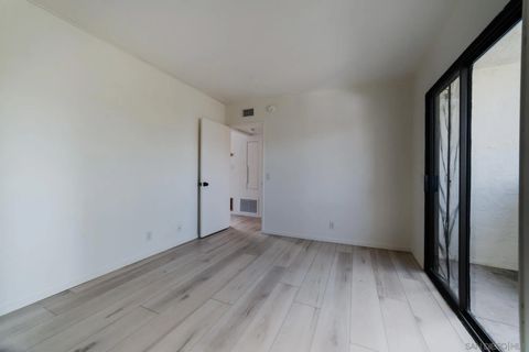 Tiny photo for 3958 Louisiana St #6, San Diego, CA 92104 (MLS # 250037365)