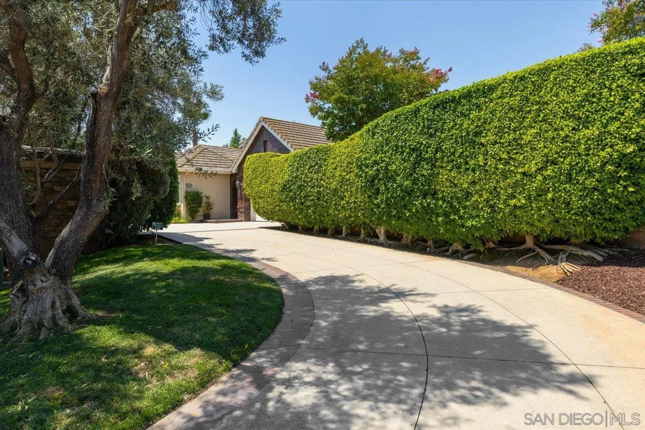 18304 Vezelay Ln