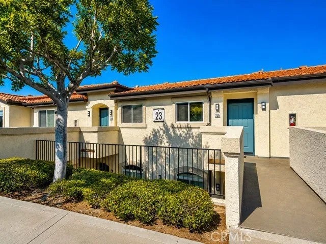30902 Clubhouse 23A