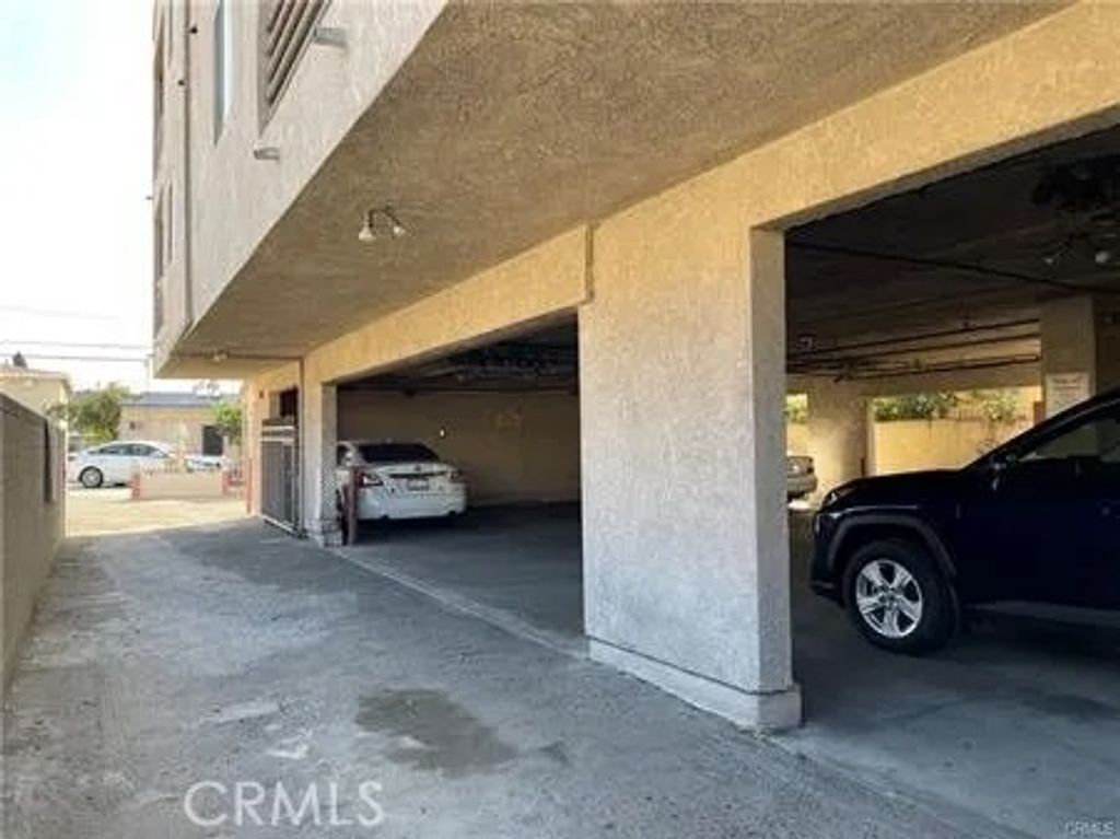 Photo of 1512 N Stanton Pl, Long Beach, CA 90804 (MLS # PW26080526)