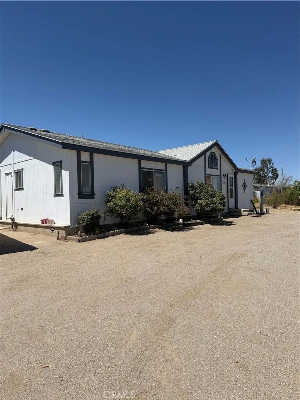 Photo of 4821 Blue Grass DR, Phelan, CA 92371 (MLS # CV26142722)