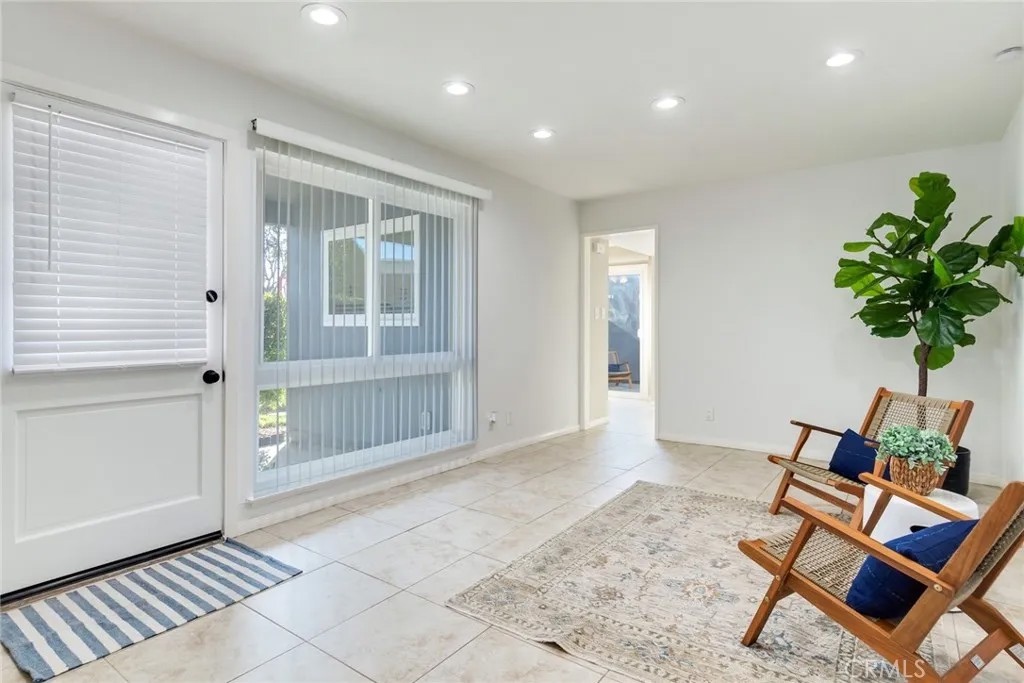 2408 Saratoga Way