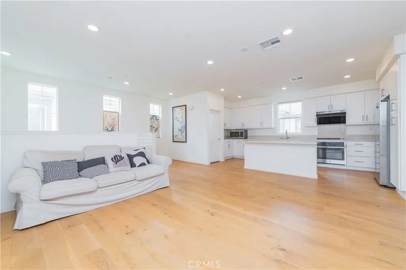 8255 Garden Park