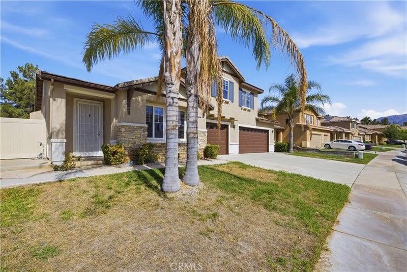 1129 N Shooting Star Drive North