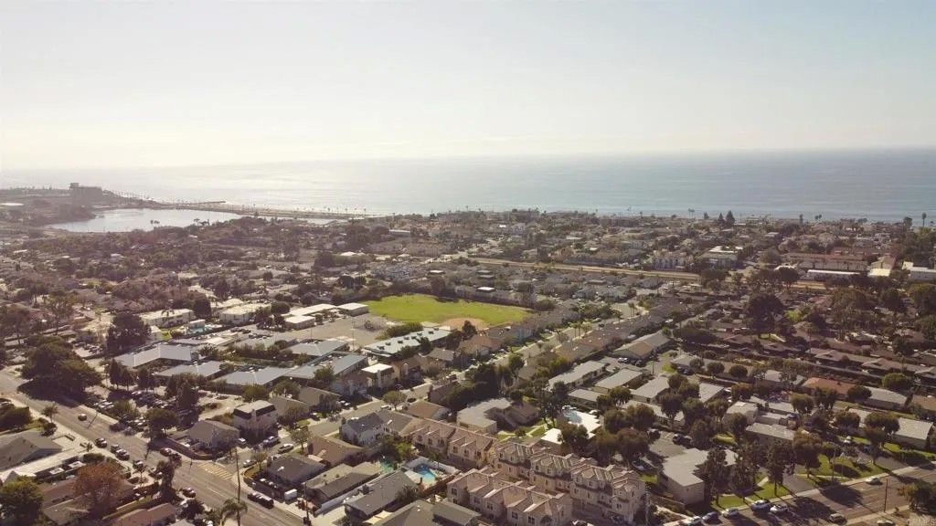 Photo of 719 Magnolia Avenue, Carlsbad, CA 92008 (MLS # NDP2601201)