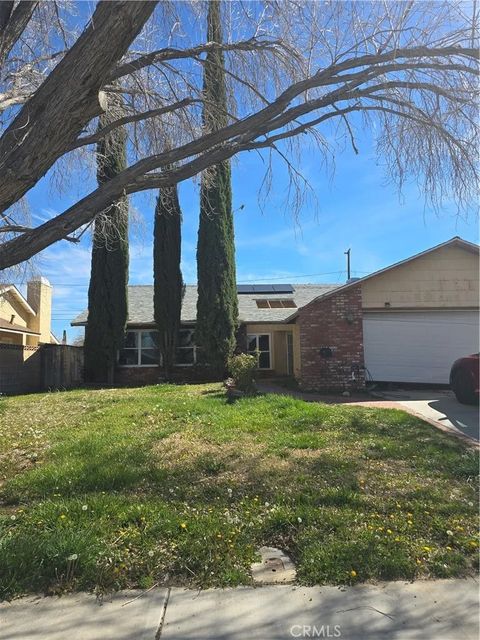 Photo of 45116 Camolin Ave, Lancaster, CA 93534 (MLS # SR26059144)
