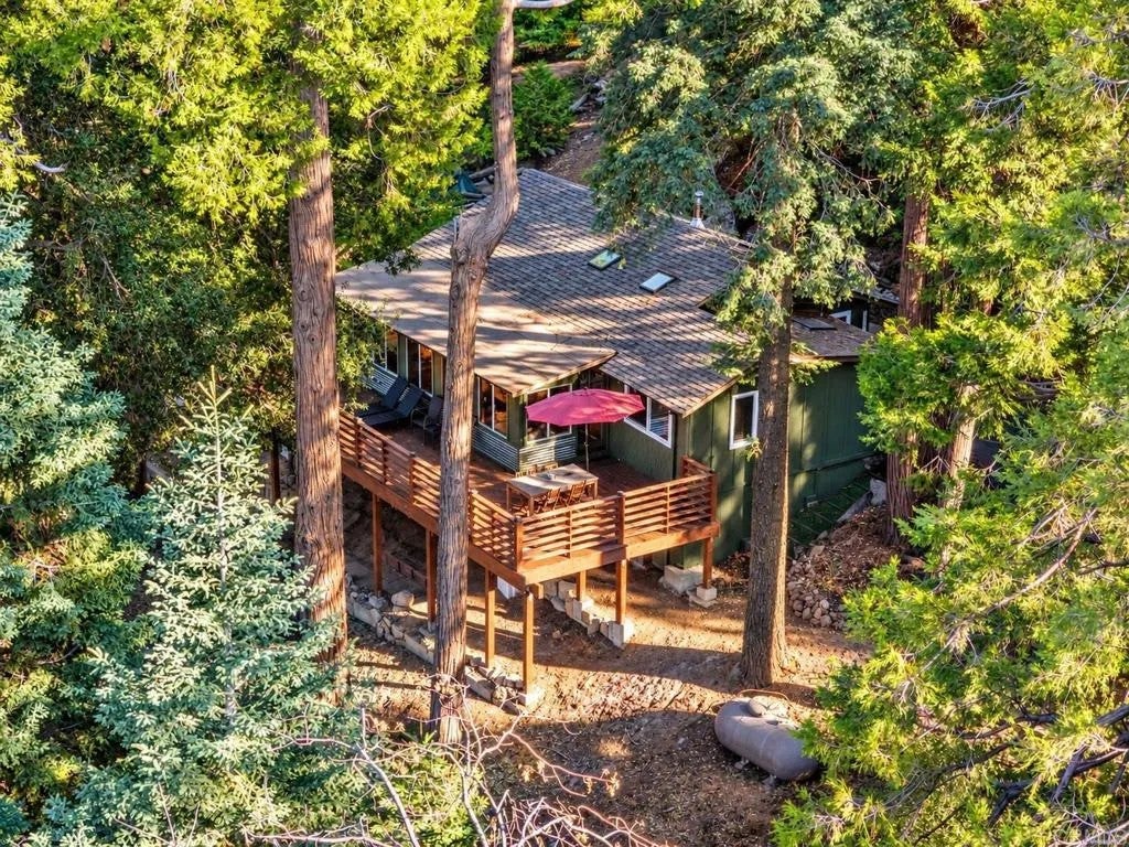 22136 Crestline Road