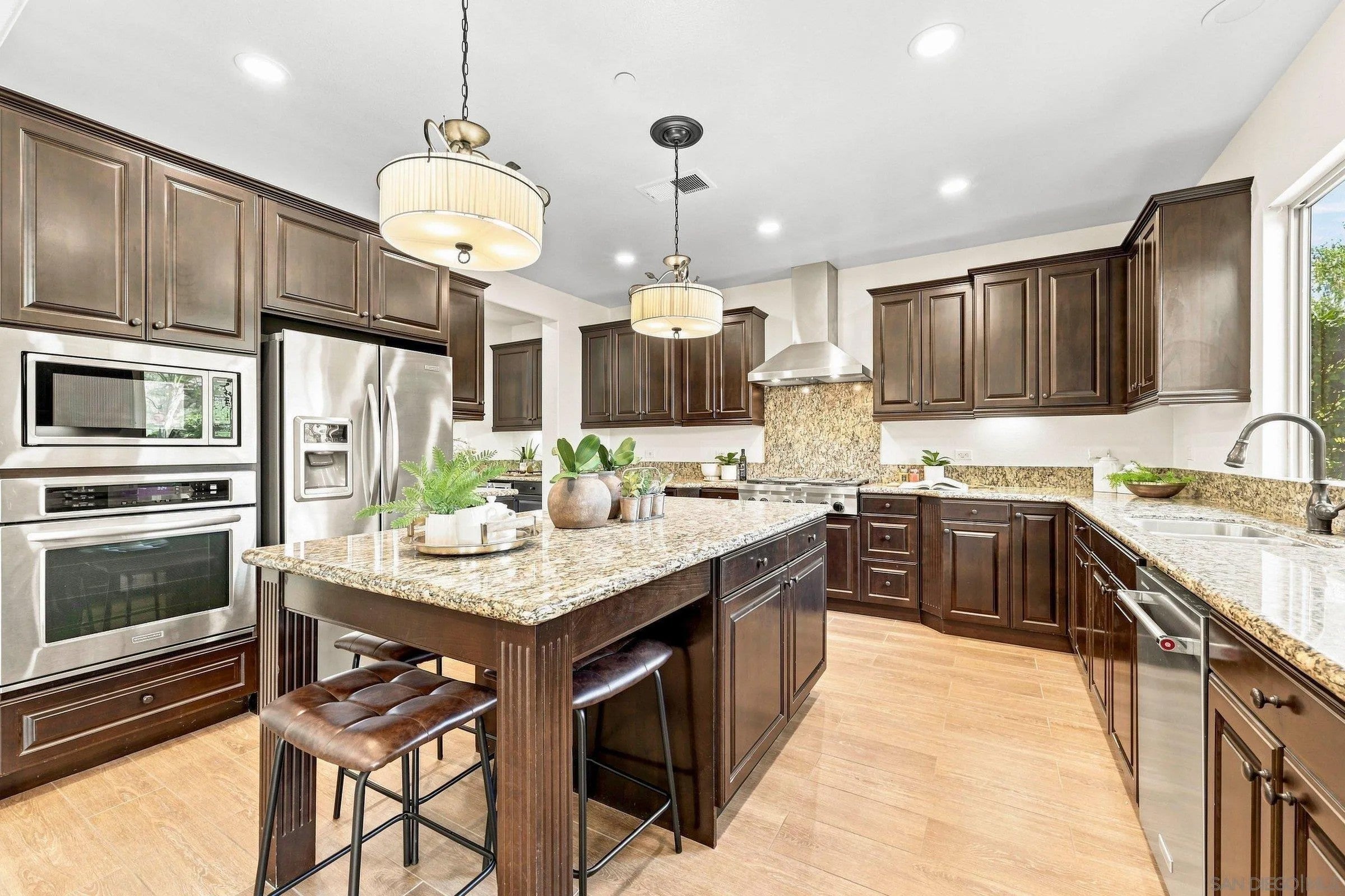 3051 Vineyard Way