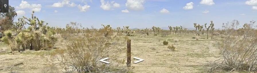 Photo of 10 Luna Rd, Pinon Hills, CA 92372 (MLS # HD26230342)