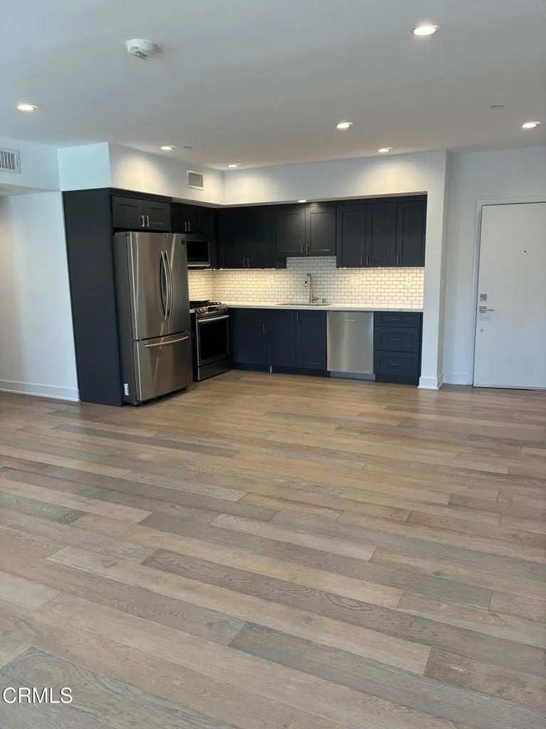 137 S Wilson Avenue 207