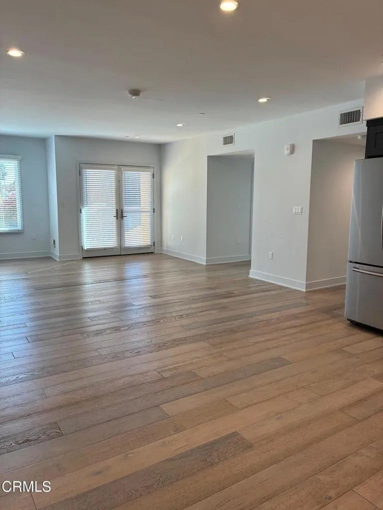 137 S Wilson Avenue 207