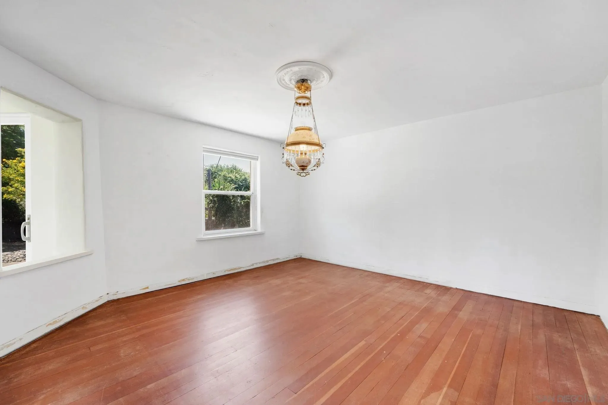 Vista, California 92084, United States, 3 Bedrooms Bedrooms, ,2 BathroomsBathrooms,Residential,Active,195226