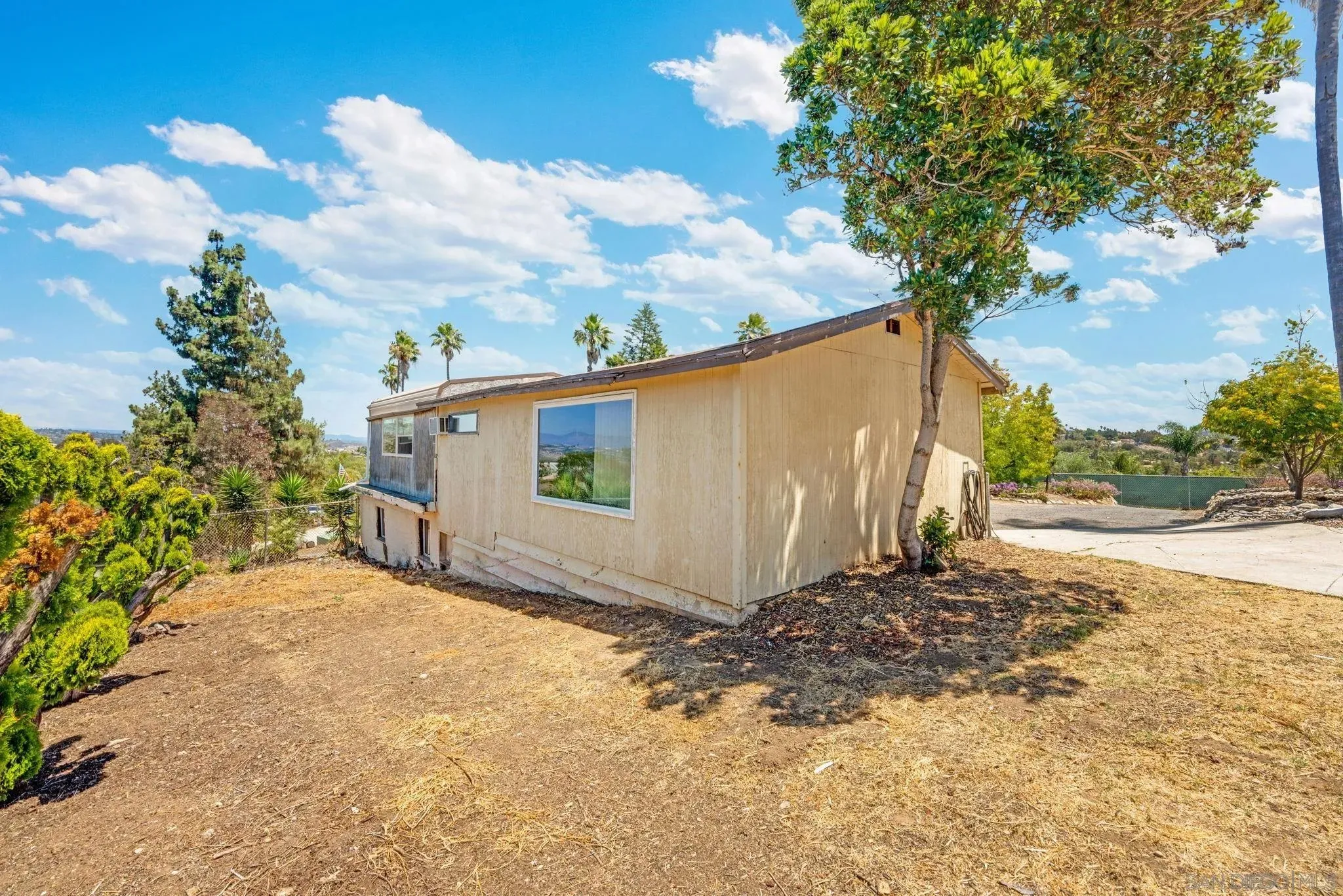 Vista, California 92084, United States, 3 Bedrooms Bedrooms, ,2 BathroomsBathrooms,Residential,Active,195226