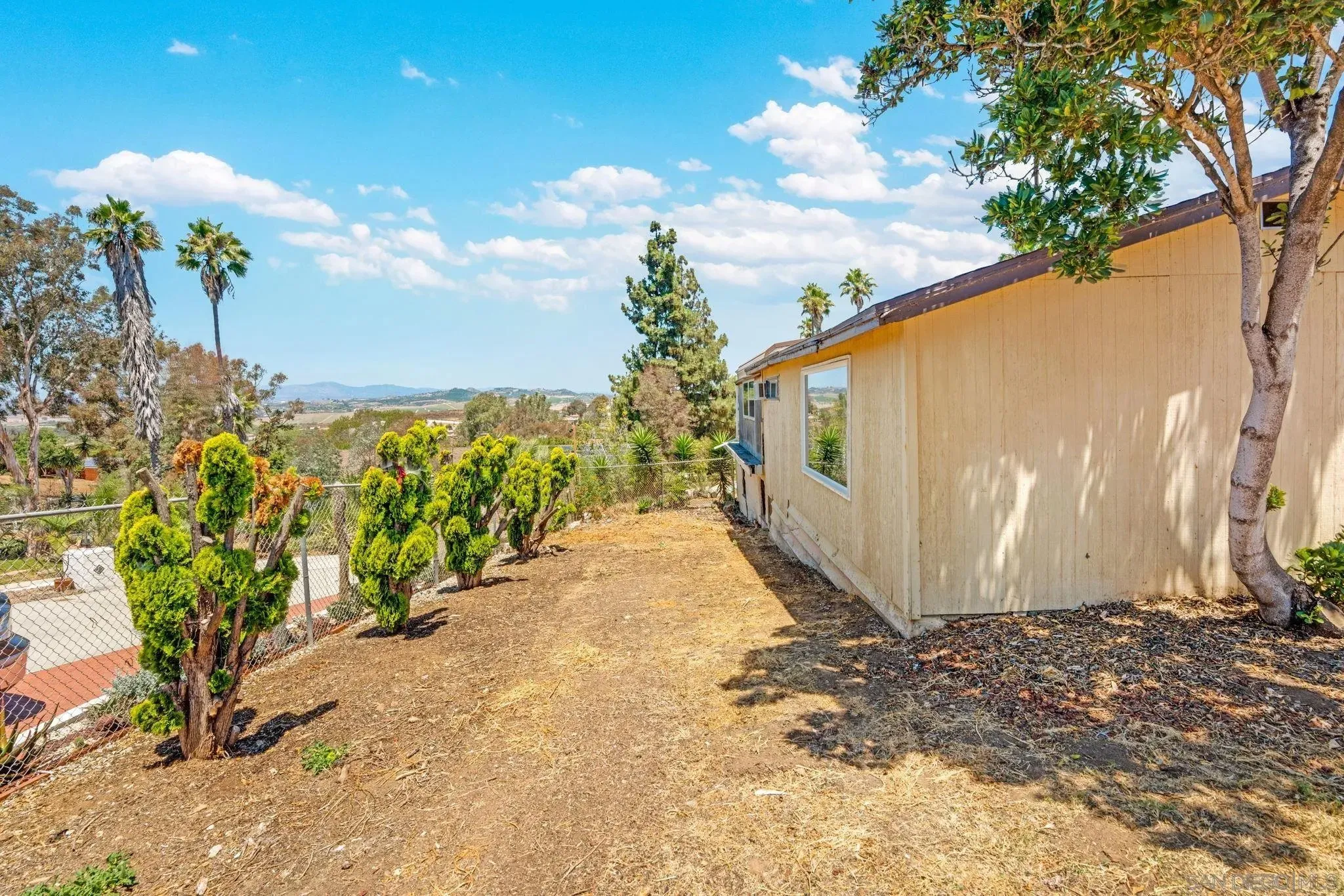 Vista, California 92084, United States, 3 Bedrooms Bedrooms, ,2 BathroomsBathrooms,Residential,Active,195226