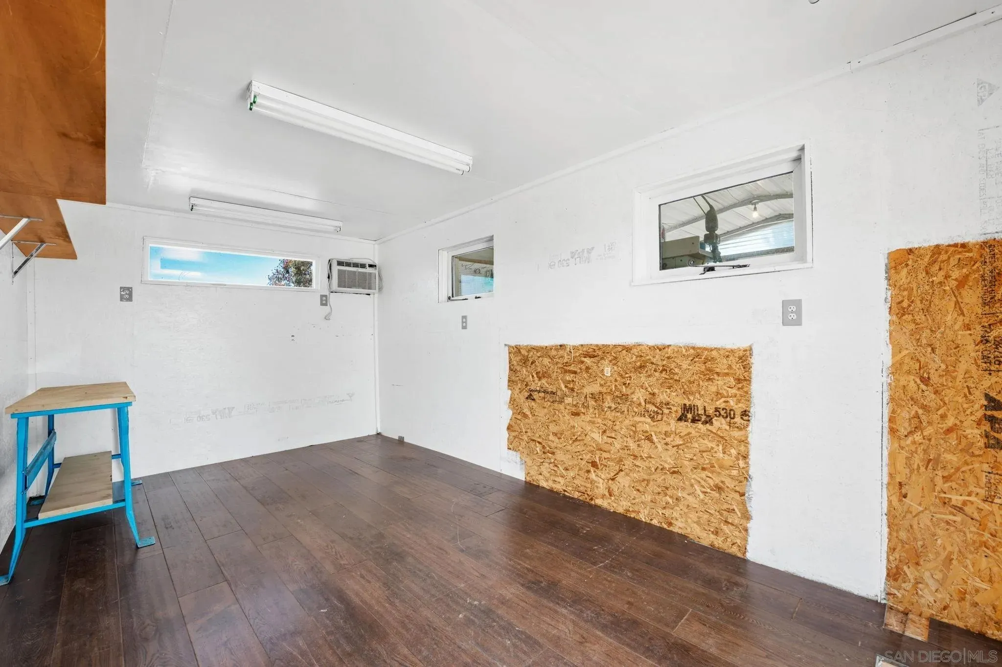 Vista, California 92084, United States, 3 Bedrooms Bedrooms, ,2 BathroomsBathrooms,Residential,Active,195226