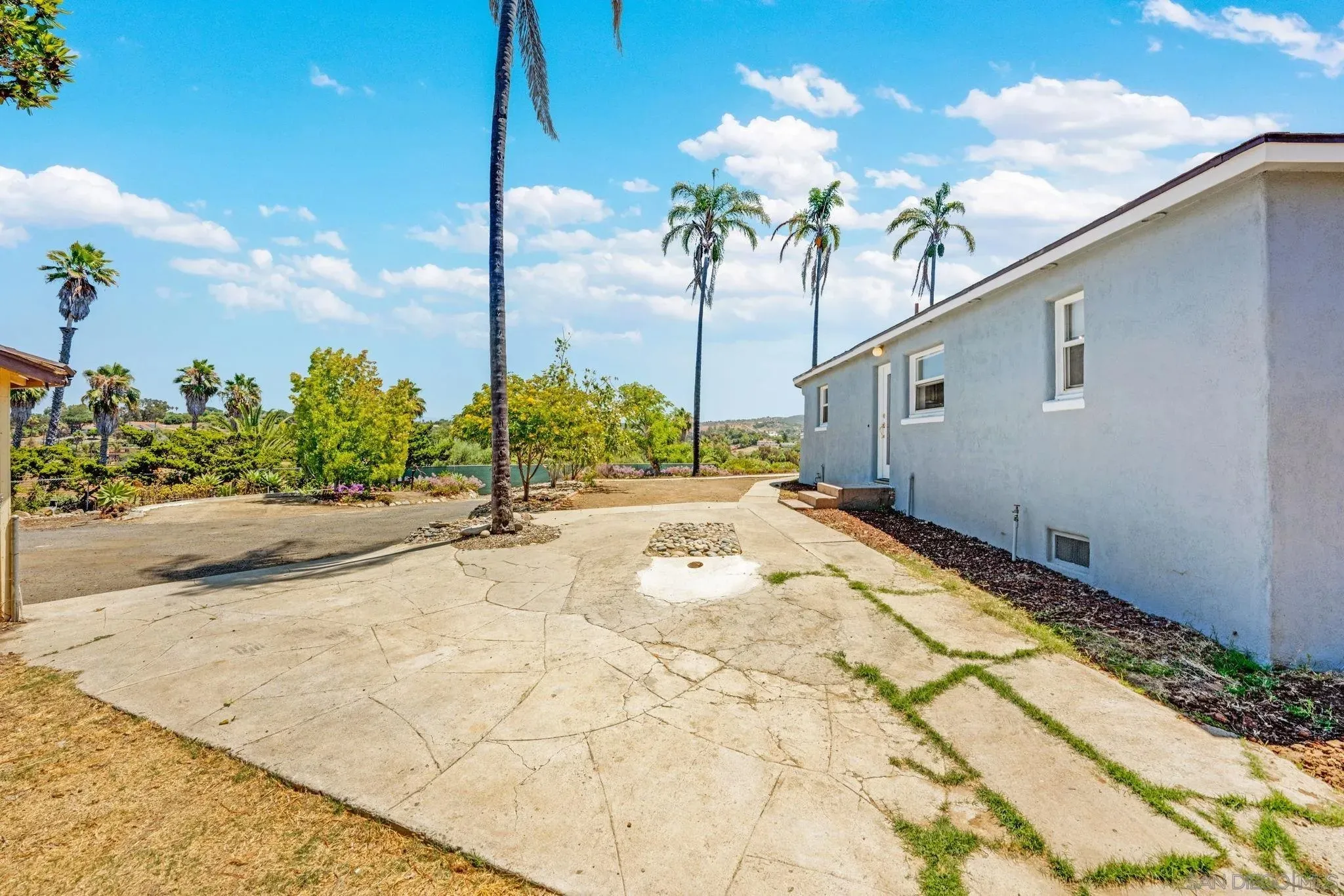 Vista, California 92084, United States, 3 Bedrooms Bedrooms, ,2 BathroomsBathrooms,Residential,Active,195226