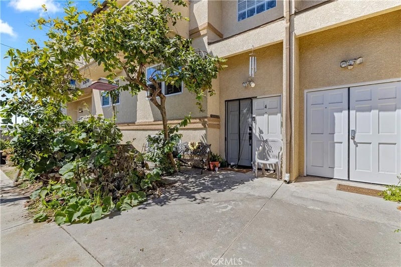 1040 252nd Street 4