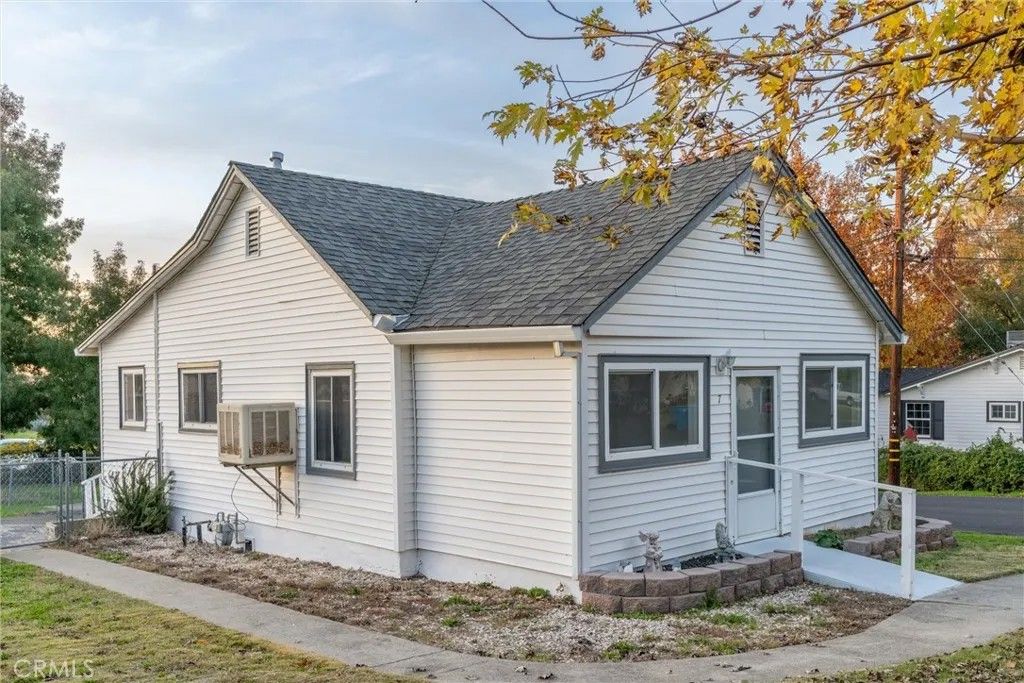 Photo of 7 Acacia Avenue, Oroville, CA 95966 (MLS # SN25265562)