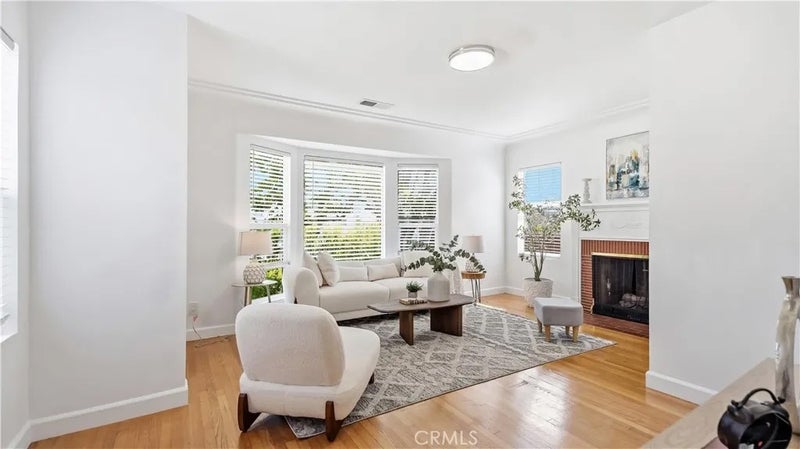 104-106 E Linda Vista Avenue