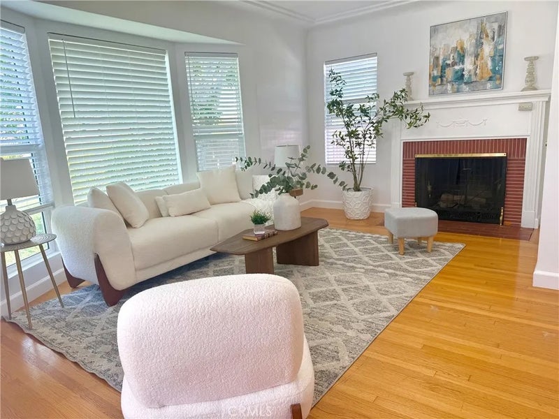 104-106 E Linda Vista Avenue