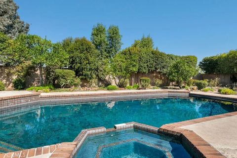 Tiny photo for 22511 Ballinger Street, Chatsworth, CA 91311 (MLS # SR25235131)