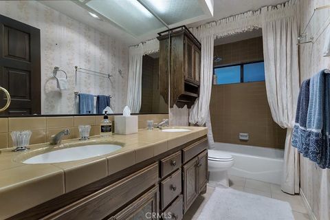 Tiny photo for 22511 Ballinger Street, Chatsworth, CA 91311 (MLS # SR25235131)