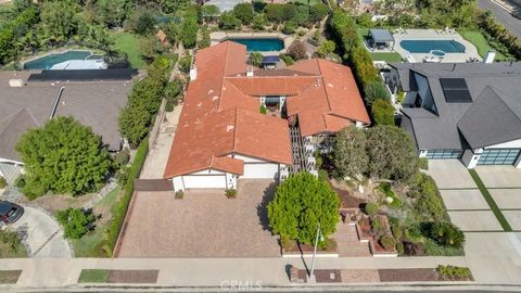 Tiny photo for 22511 Ballinger Street, Chatsworth, CA 91311 (MLS # SR25235131)