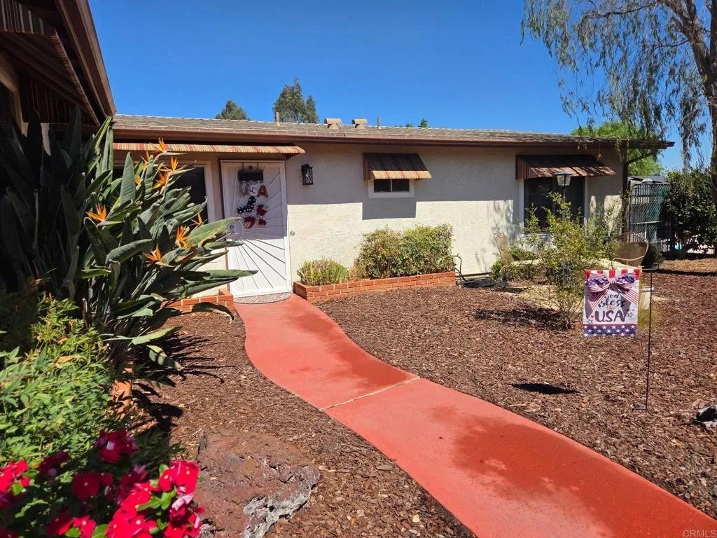Photo of 1020 la Solana DR, Fallbrook, CA 92028 (MLS # NDP2609027)