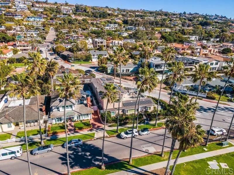 8405 El Paseo Grande