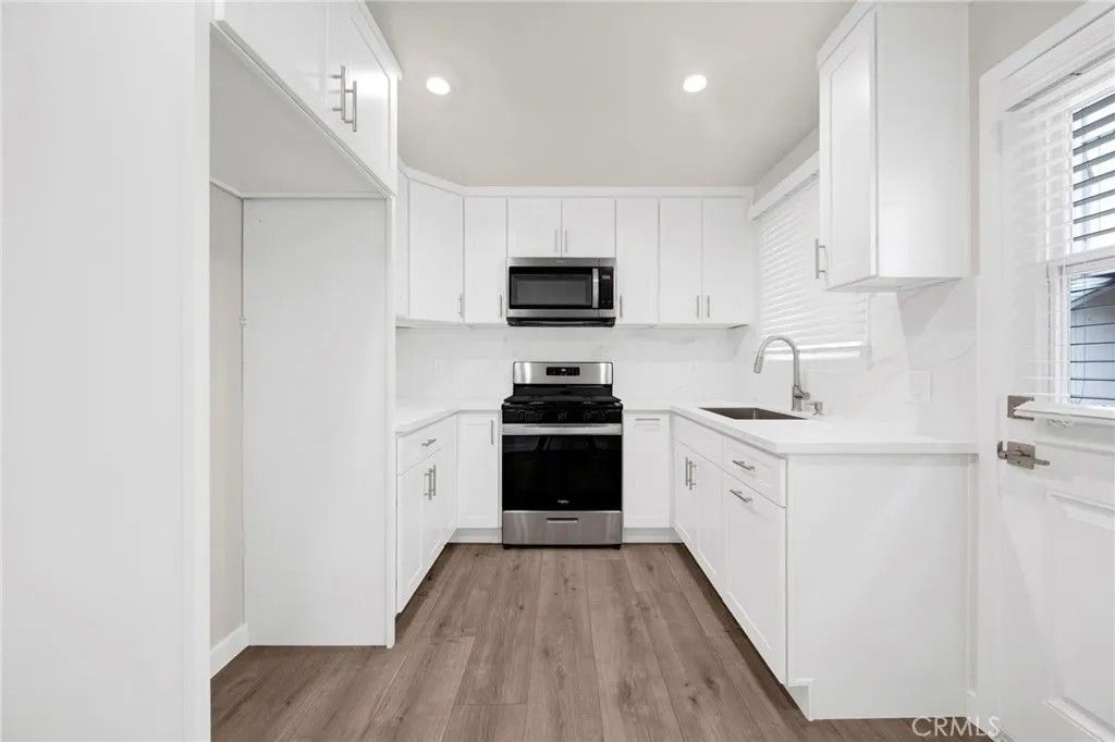 Photo of 2605 N Lincoln St, Burbank, CA 91504 (MLS # GD26091283)