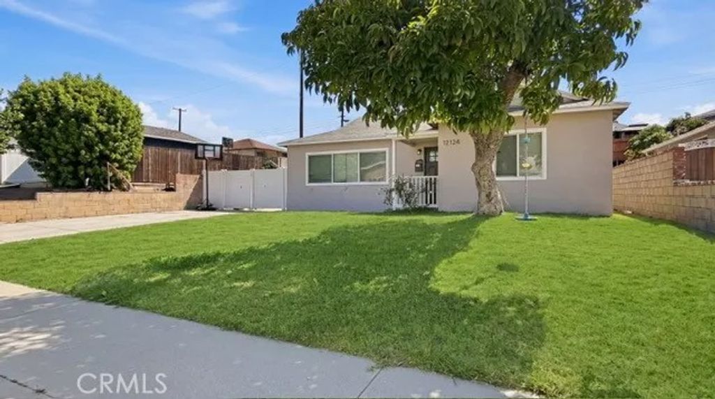 Photo of 12124 Burgess Ave, Whittier, CA 90604 (MLS # DW26089949)