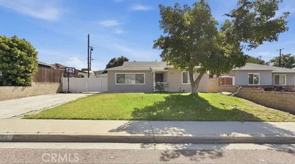 Photo of 12124 Burgess Ave, Whittier, CA 90604 (MLS # DW26089949)