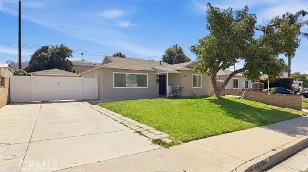 Photo of 12124 Burgess Ave, Whittier, CA 90604 (MLS # DW26089949)