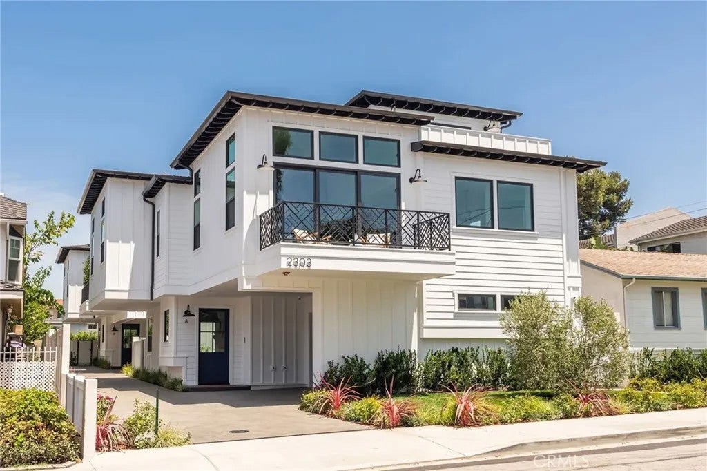 Photo of 2303 Marshallfield Lane #A, Redondo Beach, CA 90278 (MLS # SB26164897)
