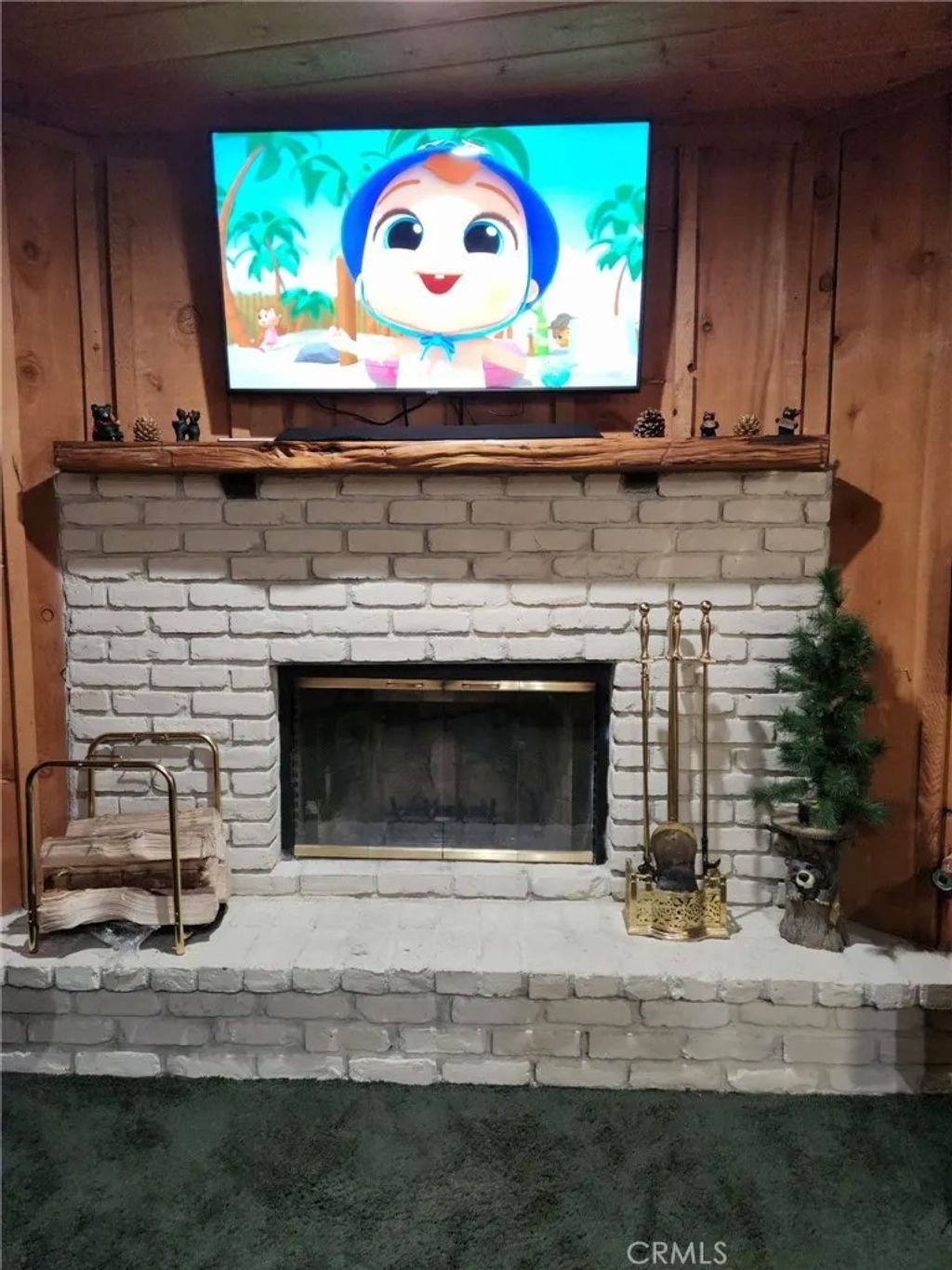 Photo of 1013 Tinkerbell Ave, Big Bear Lake, CA 92314 (MLS # DW26058145)