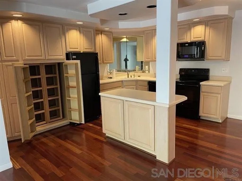 Photo of 6780 Friars Rd #373, San Diego, CA 92108 (MLS # 260007514)