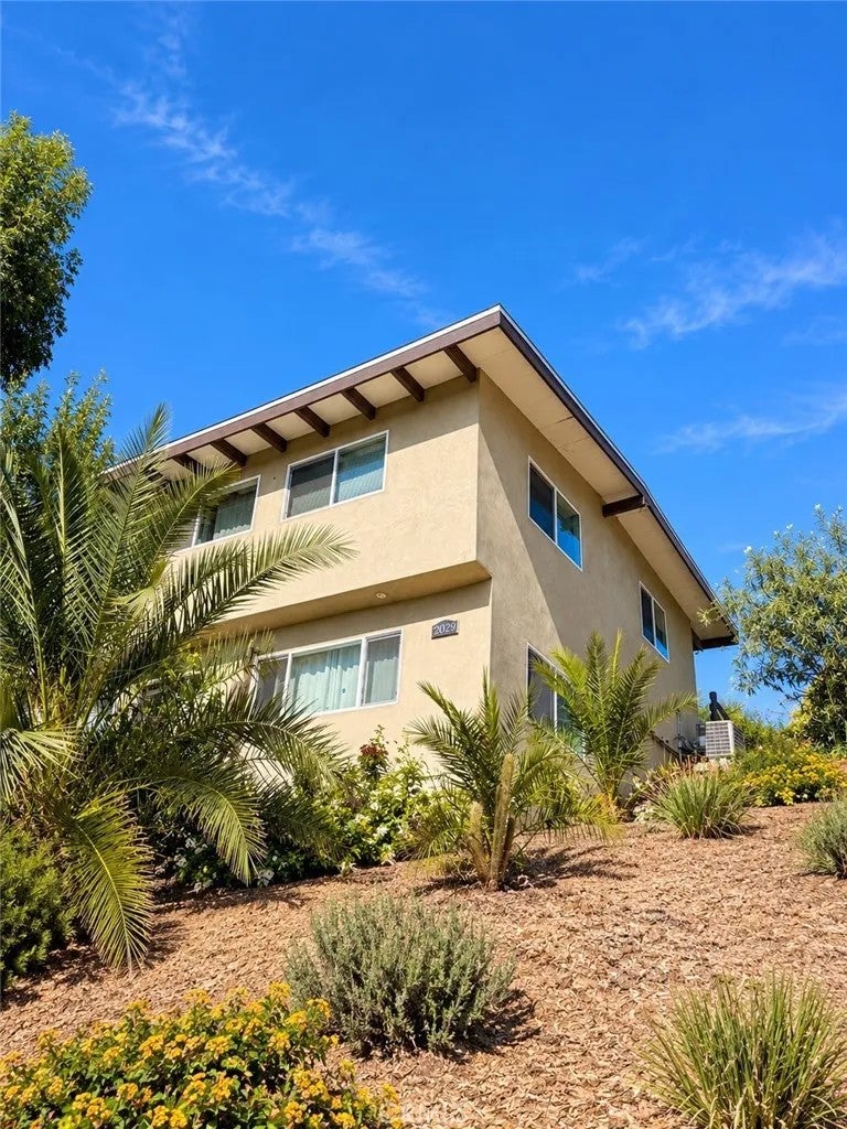 Photo of 2029 Barnett WAY, Los Angeles, CA 90032 (MLS # AR26215883)