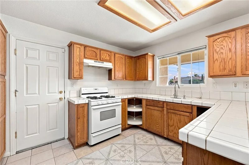 15622 Burwood