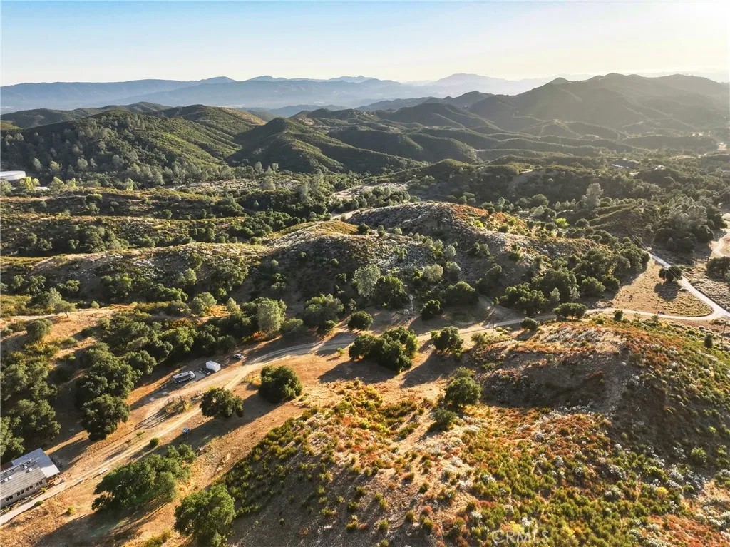 5885 Lion Ridge