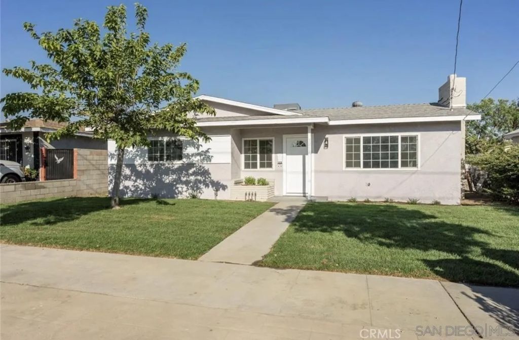 Photo of 1218 6th St, Redlands, CA 92374 (MLS # 250046268)