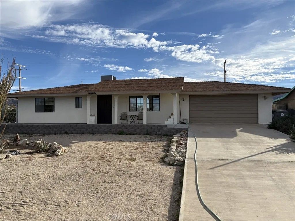 Photo of 74633 Sunset Dr, 29 Palms, CA 92277 (MLS # SW26018404)